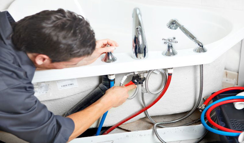 Single Handle Faucets: Why Homeowners Should Hire Faucet Installation Services to Taking Care of the Job